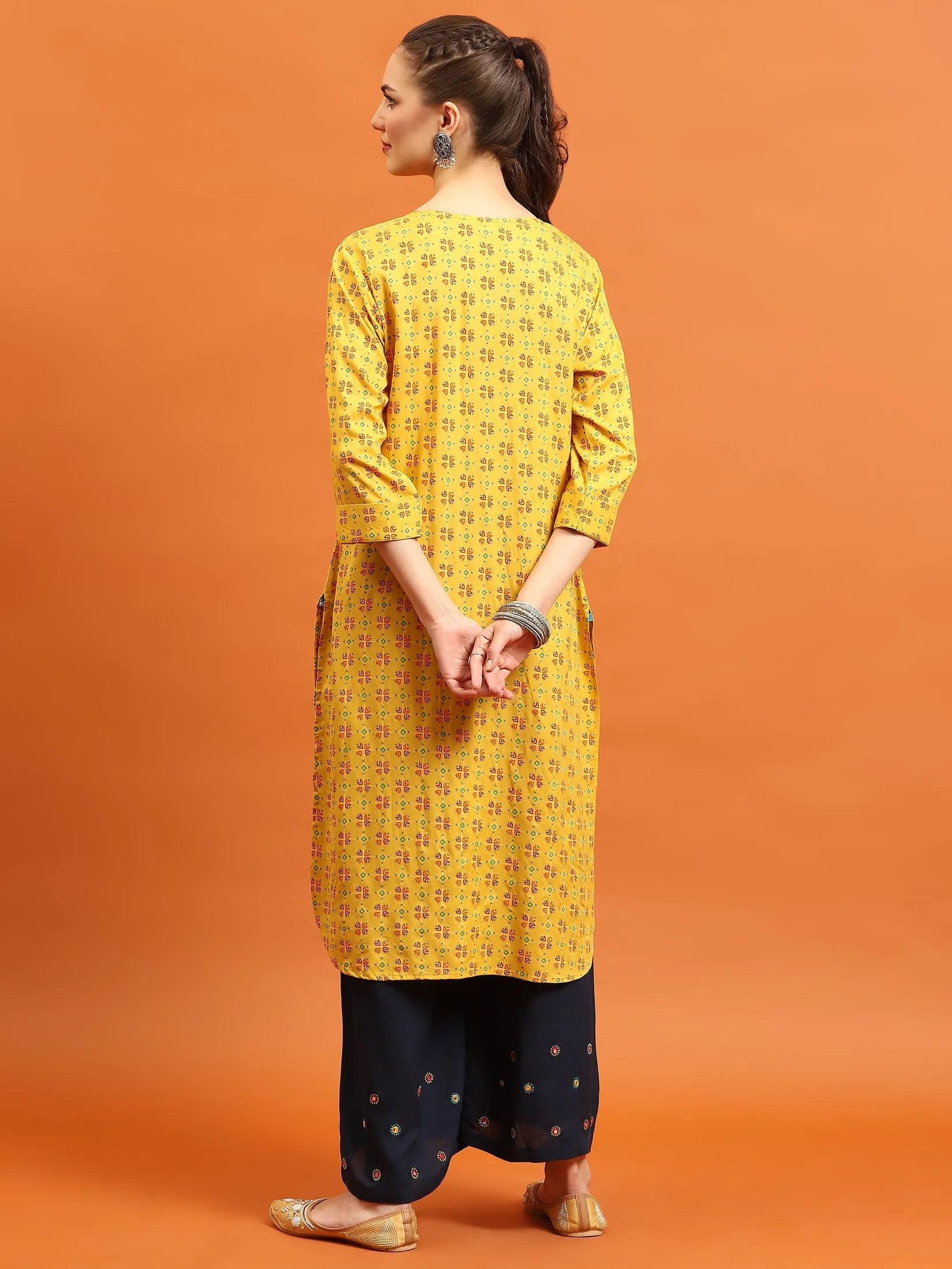 Indiessence Women Mustard Geometric Printed Kurta