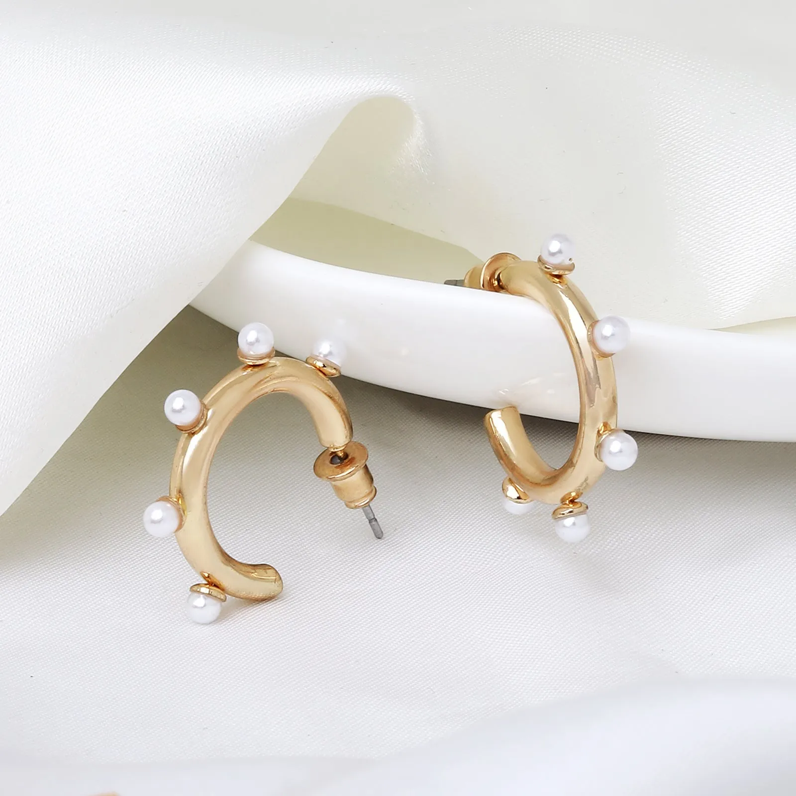 Lagune Pearl Gold Earrings